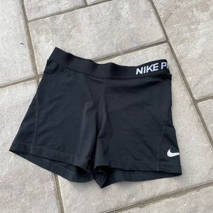 Nike pro. Black. Dri-Fit. Medium.